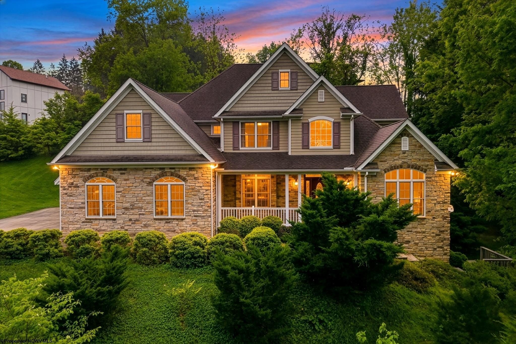 Single Family 4BR 4BA - 672 Poplar Woods Drive, Morgantown, WV