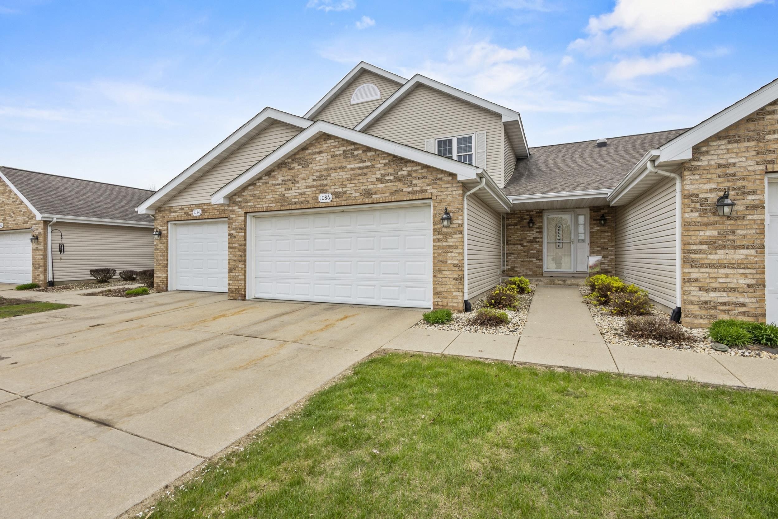 Single Family 3BR 3BA - 1086 Stonewood Crossing, Sun Prairie, WI