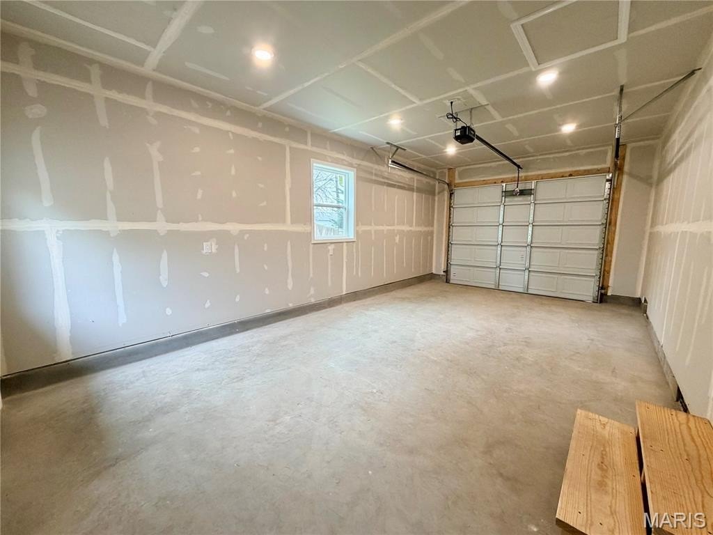 Single Family 3BR 2BA - 615 Texas Boulevard, Bethalto, IL