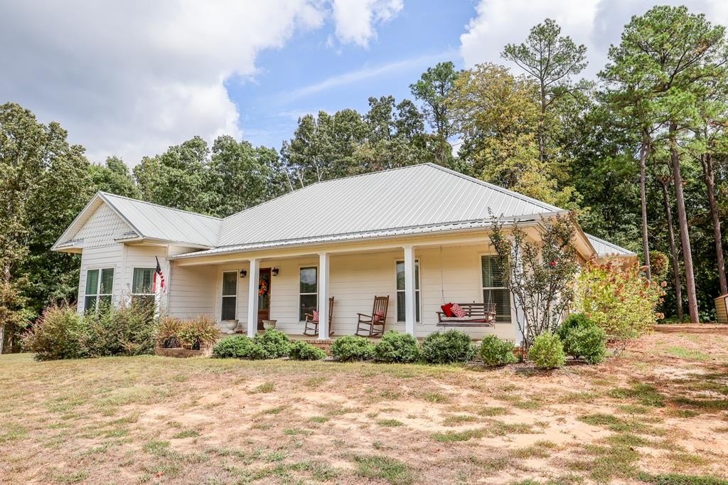 Single Family 3BR 2BA - 900 Hwy 7 North, Abbeville, MS