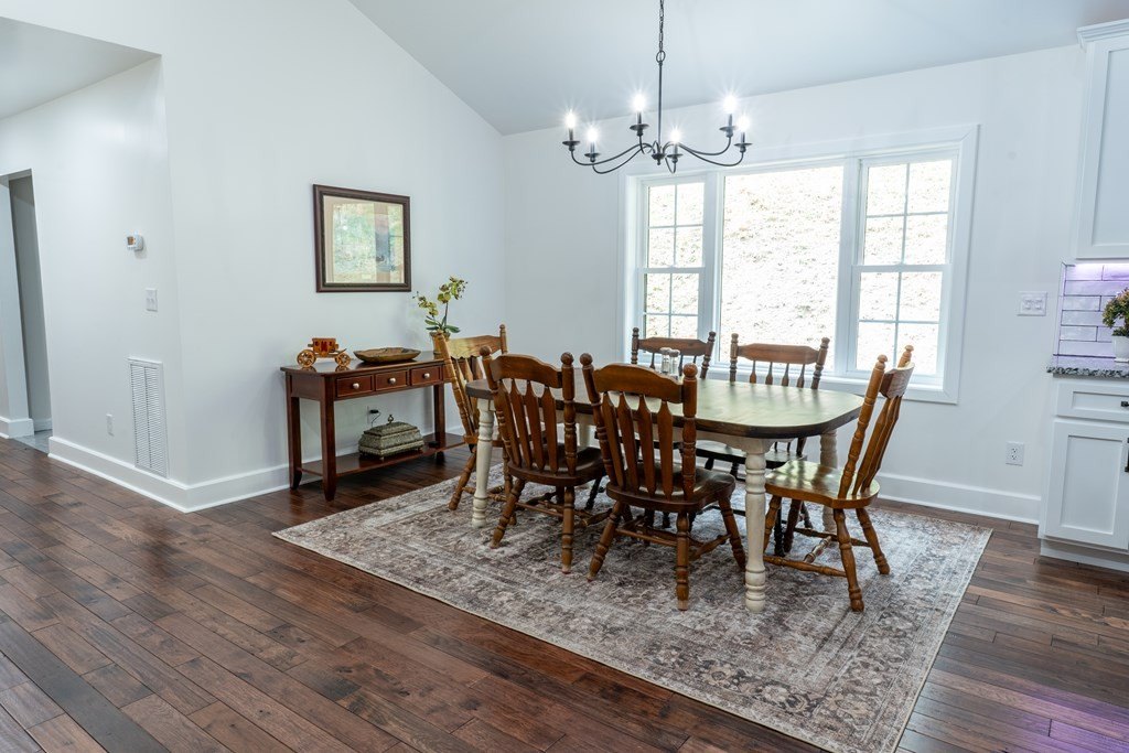 Single Family 4BR 4BA - 714 Grassy Branch, Raccoon, KY
