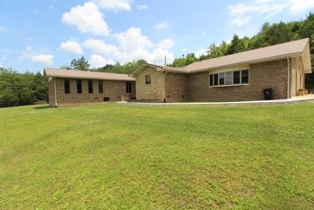 Single Family 3BR 4BA - 2716 Jenny's Creek, Staffordsville, KY