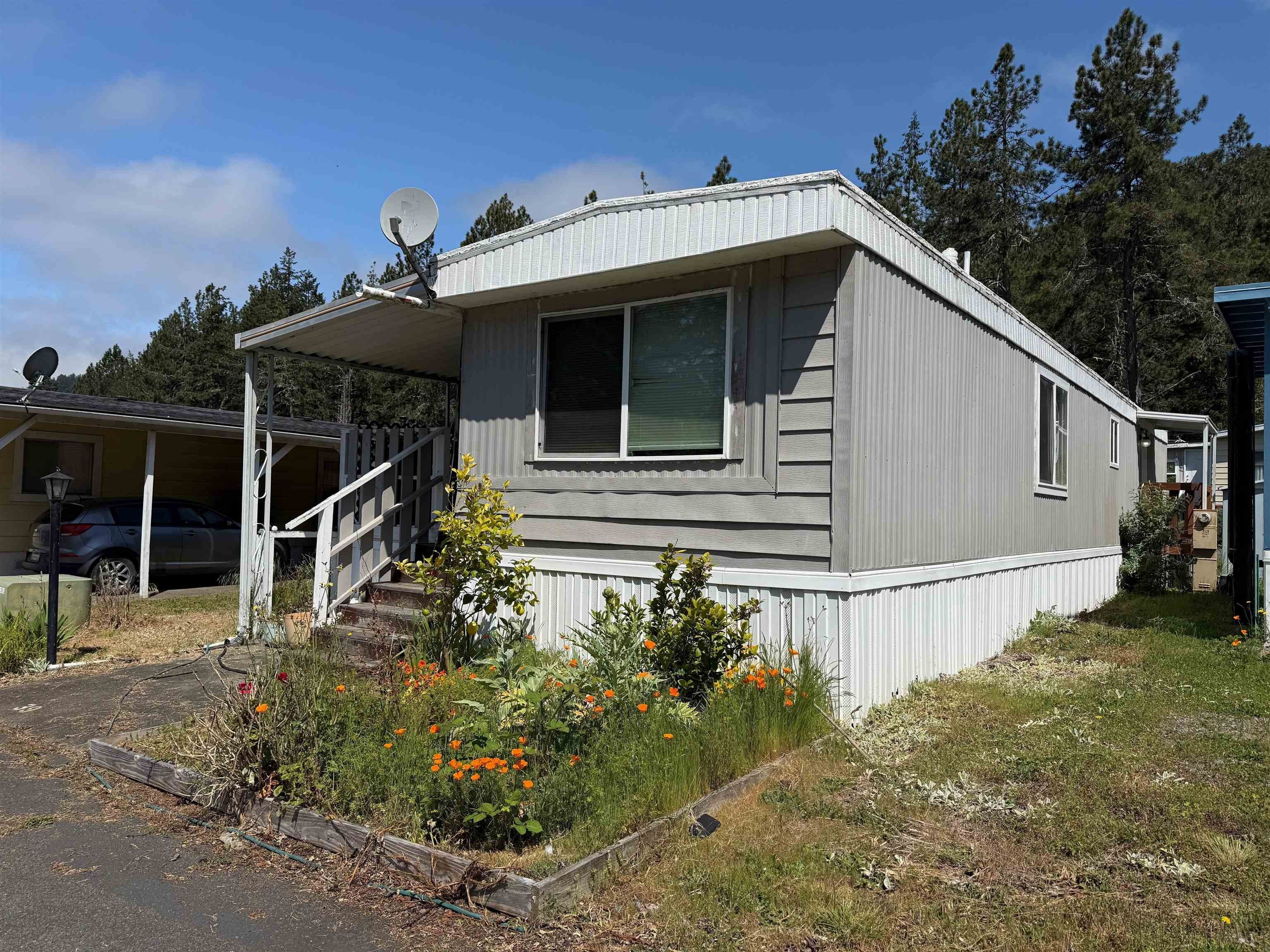 Manufactured Housing 2BR 1BA - 2510 US Hwy 199, Crescent City, CA