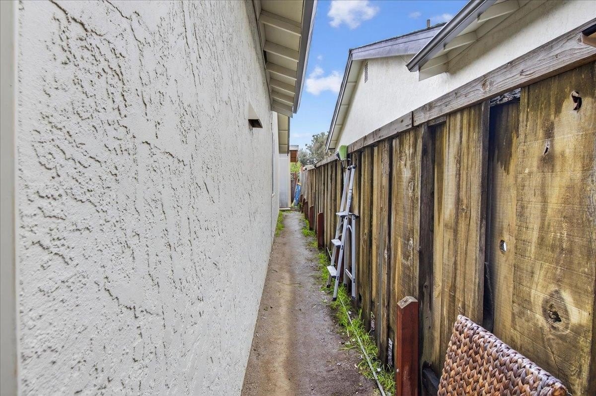 Single Family 2BR 2BA - 525 Cloudview DR, WATSONVILLE, CA