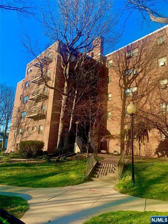 Co-op 1BA - 501 Linwood Drive 4, Fort Lee, NJ
