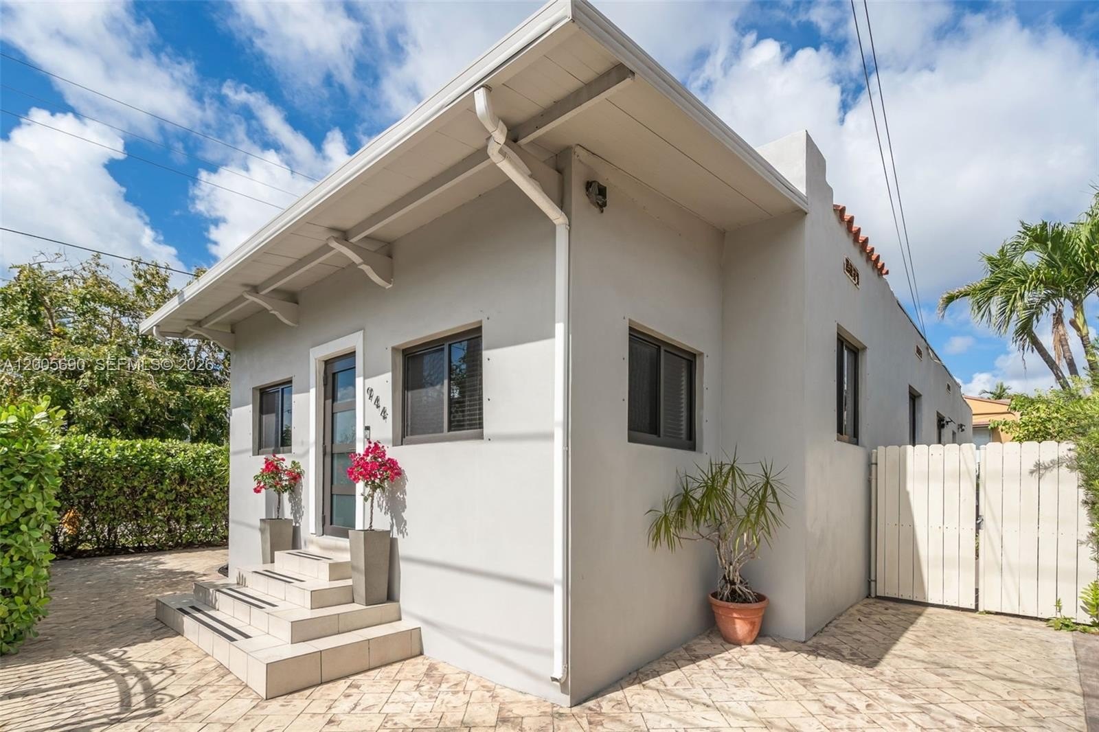Single Family 3BR 3BA - 944 SW 10th Avenue, Miami, FL