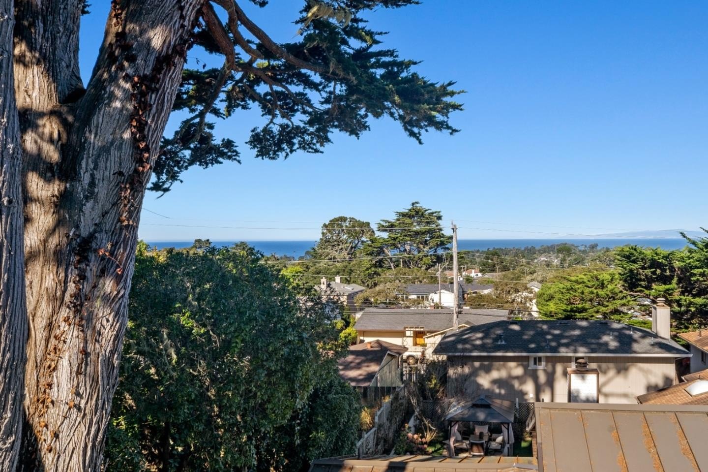 Single Family 4BR 3BA - 879 Lottie ST, MONTEREY, CA