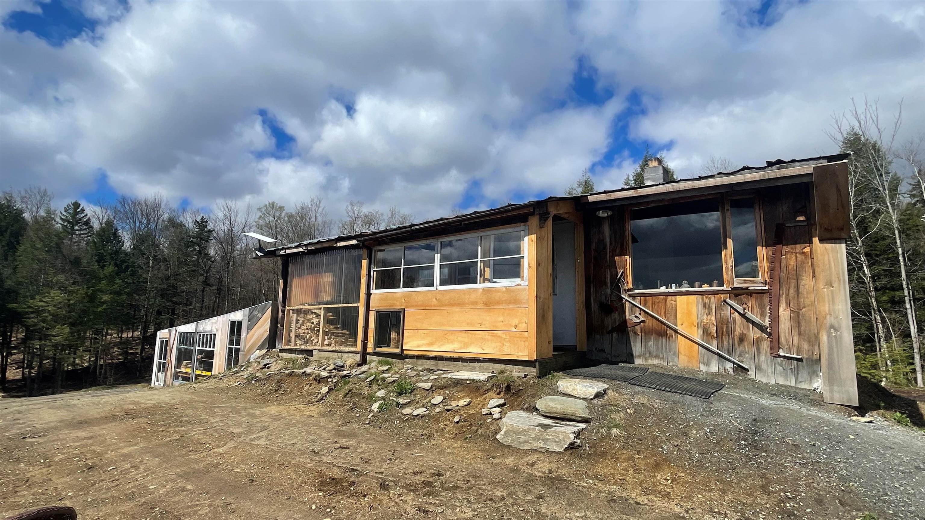 Single Family 1BR 1BA - 922 Crawford Trail Road, Westfield, VT