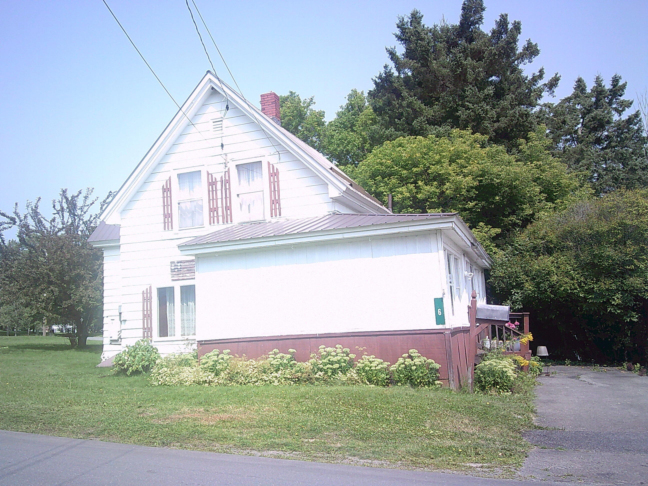 Single Family 2BR 1BA - 6 Long Road, Limestone, ME