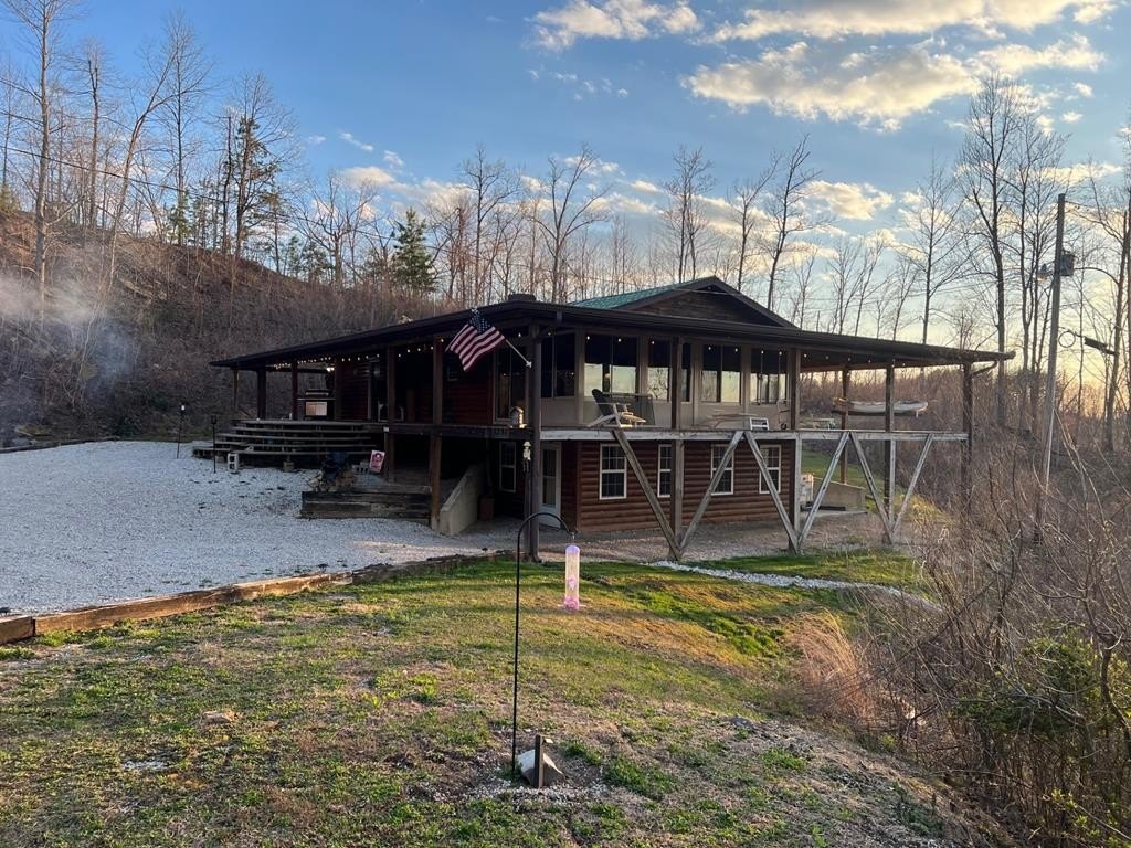 Single Family 3BR 1BA - 1471 Bee Tree, Salyersville, KY