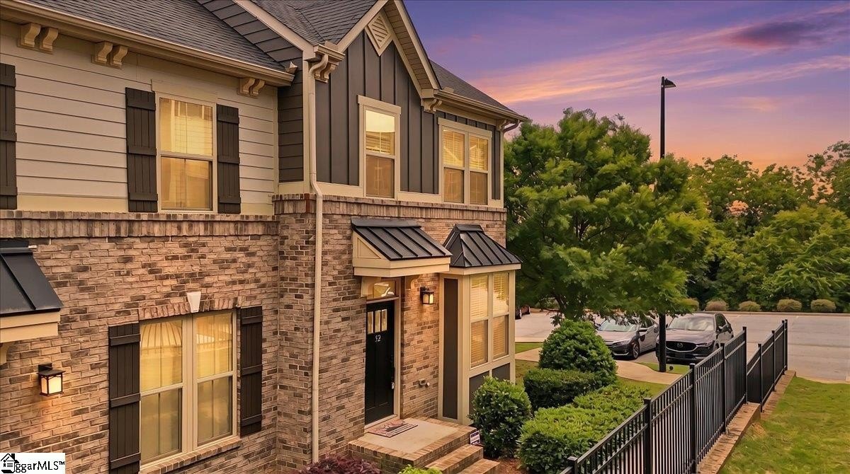 Single Family 3BR 4BA - 52 Itasca Drive, Greenville, SC