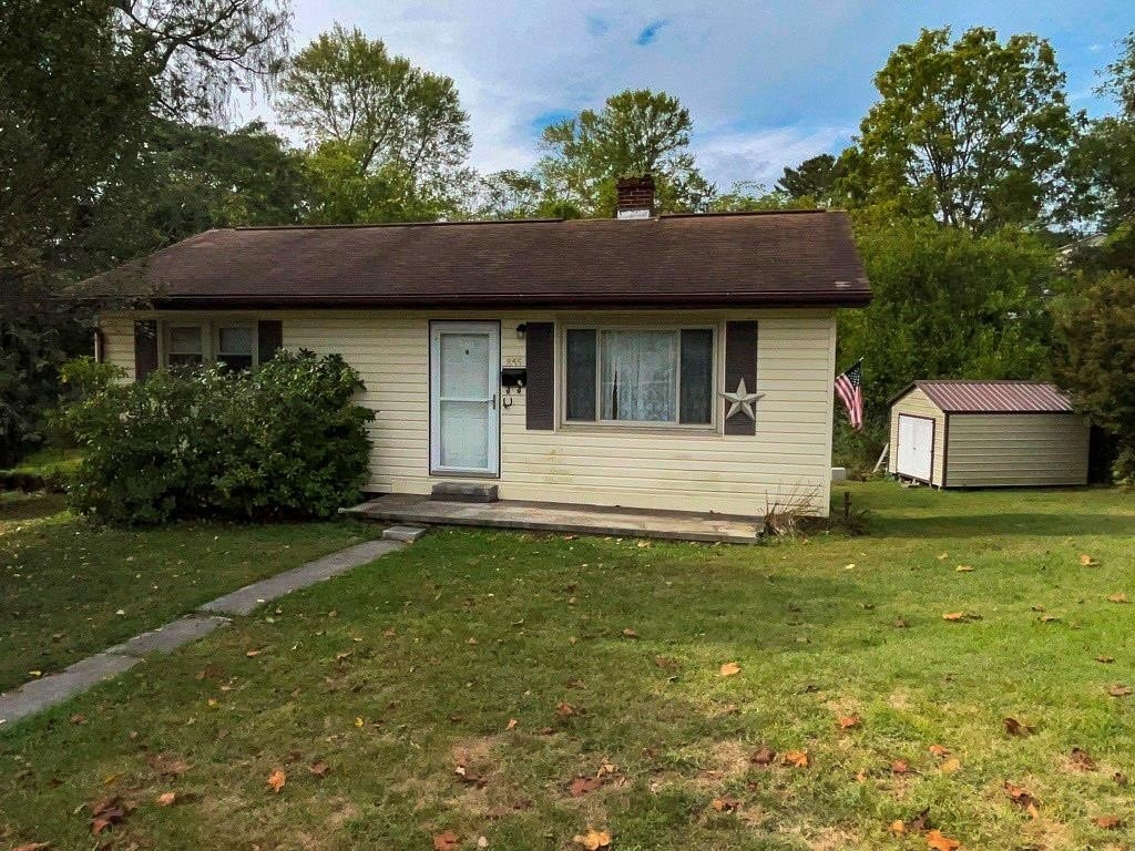Single Family 2BR 1BA - 855 S 1st Street, Wytheville, VA