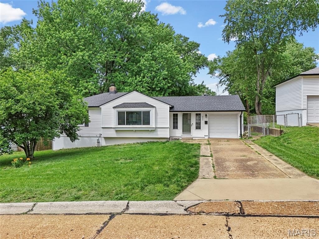 Single Family 2BR 2BA - 9557 Cantwell Drive, Affton, MO