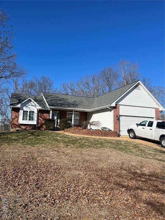 Single Family 3BR 3BA - 3 Grant Court, Hillsboro, MO