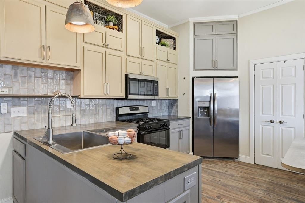 Single Family 3BR 3BA - 402 AVE I S, Chillicothe, TX