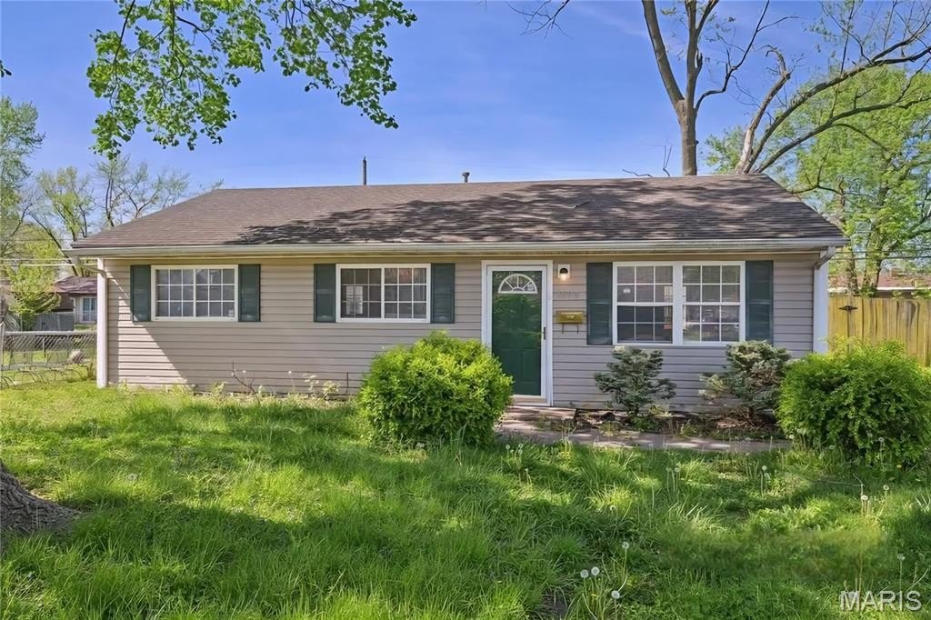 Single Family 3BR 1BA - 1604 Parklane Drive, Cahokia, IL