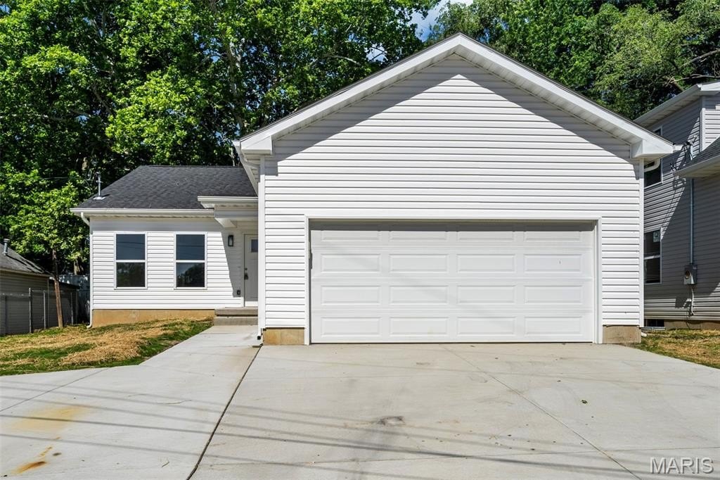 Single Family 3BR 2BA - 9931 S Broadway, St Louis, MO