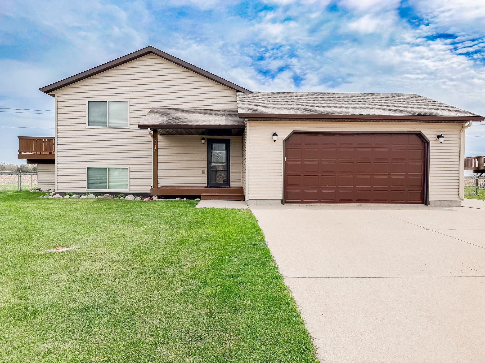 Single Family 3BR 2BA - 2550 Frank Ave SE, Huron, SD
