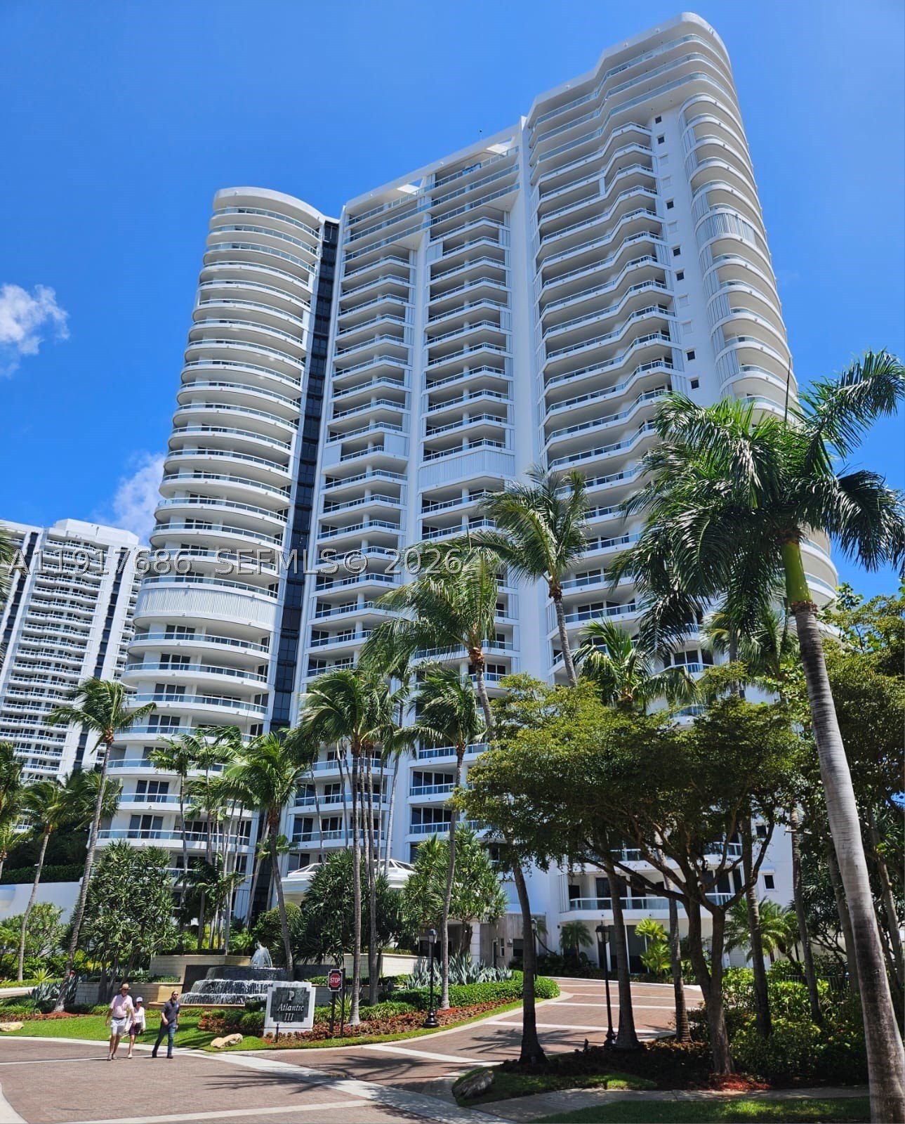 Condo 3BR 3BA - 21050 Point Pl, Aventura, FL