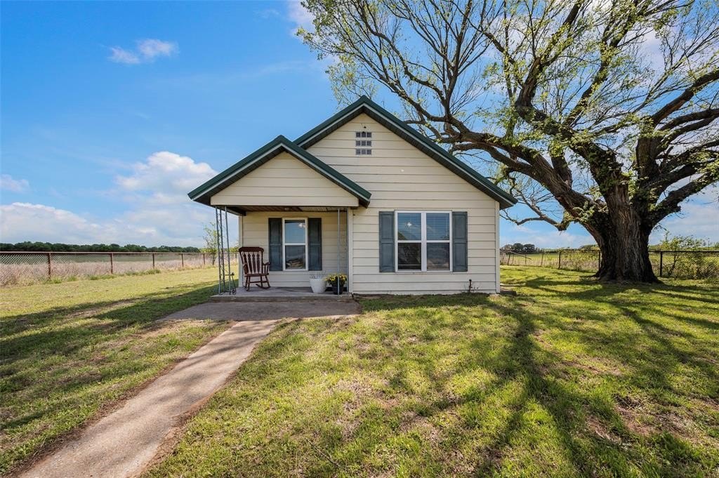 Single Family 2BR 1BA - 3913 Fm1956, Nocona, TX