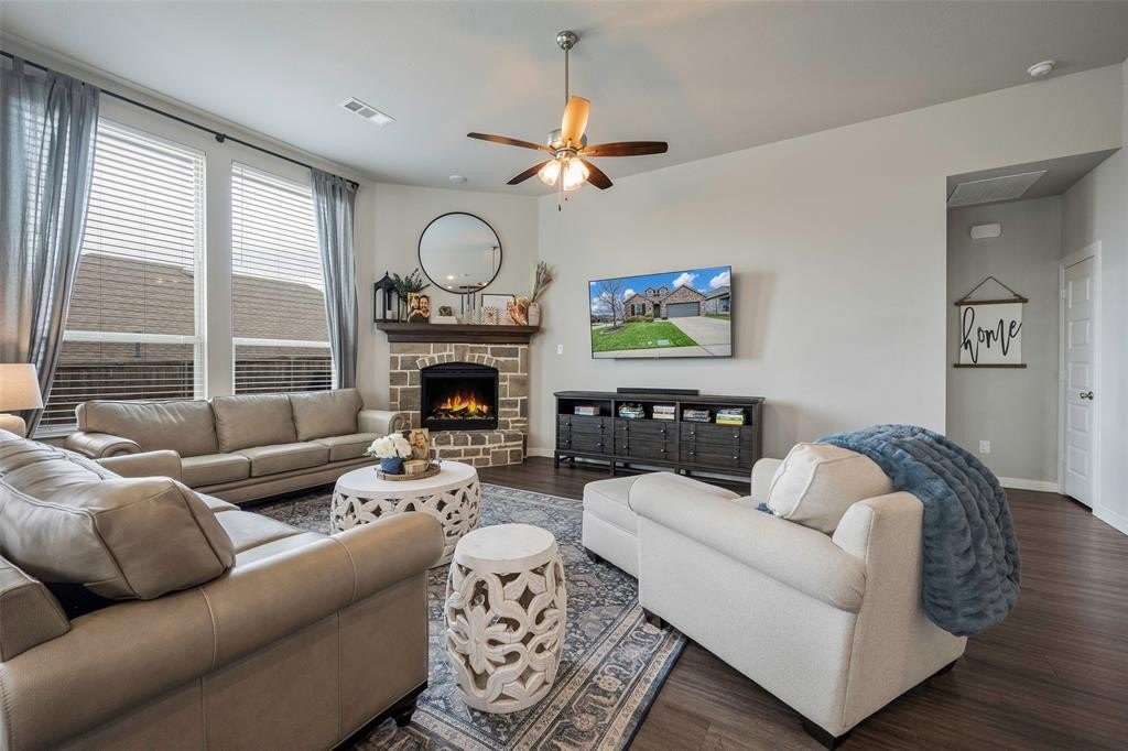 Single Family 4BR 2BA - 5664 Durst Lane, Forney, TX