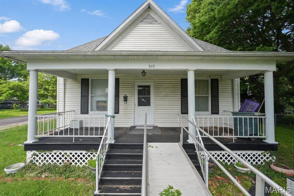 Single Family 2BR 1BA - 903 N Harrison Street, Litchfield, IL