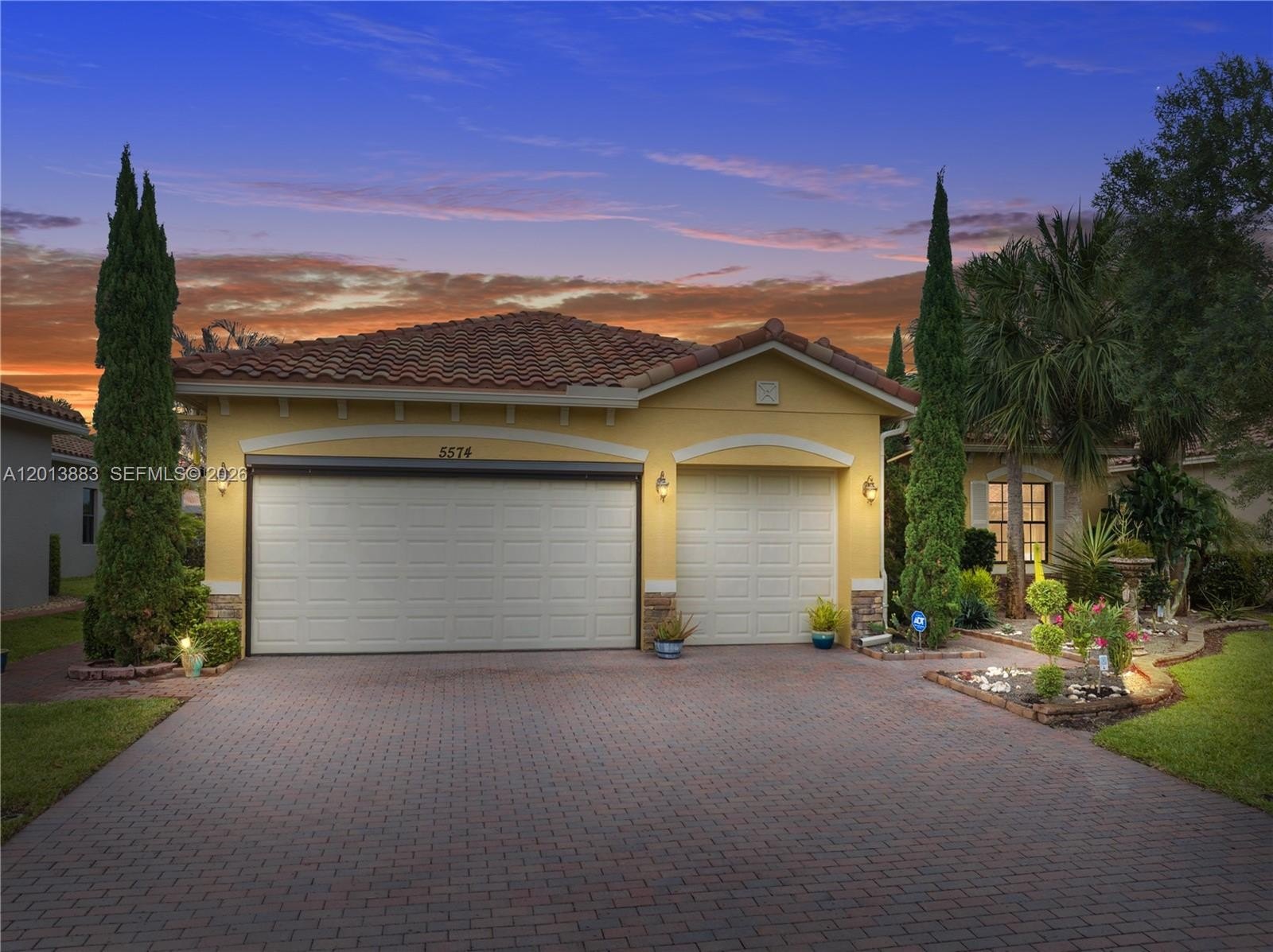 Single Family 3BR 3BA - 5574 49th Ave, Vero Beach, FL