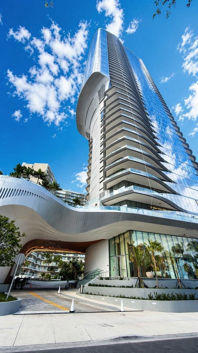 Condo 2BR 2BA - 175 SE 25 RD, Miami, FL