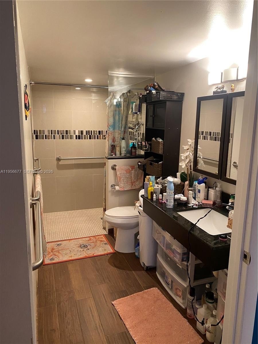 Condo 2BR 2BA - 200 Leslie Dr, Hallandale  Beach, FL