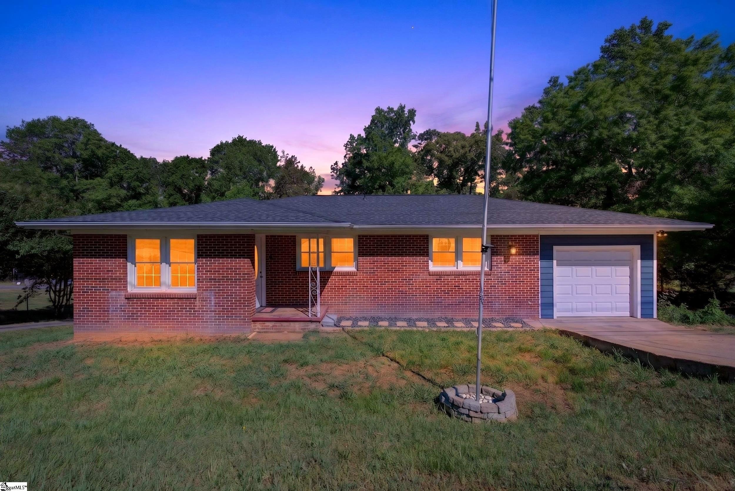 Single Family 3BR 2BA - 4853 S Main Street, Cowpens, SC