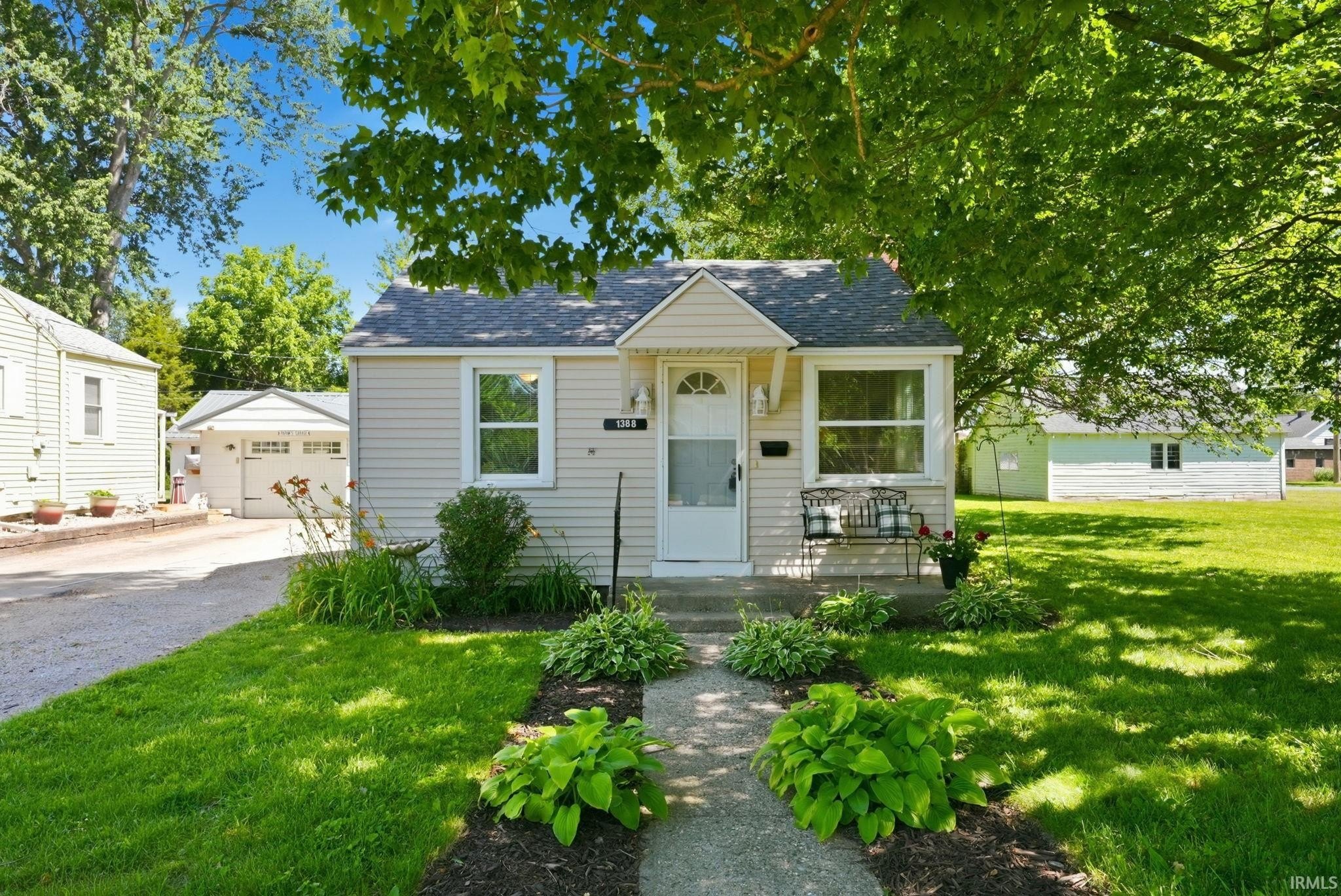 Single Family 2BR 1BA - 1388 Gardendale Avenue, Huntington, IN