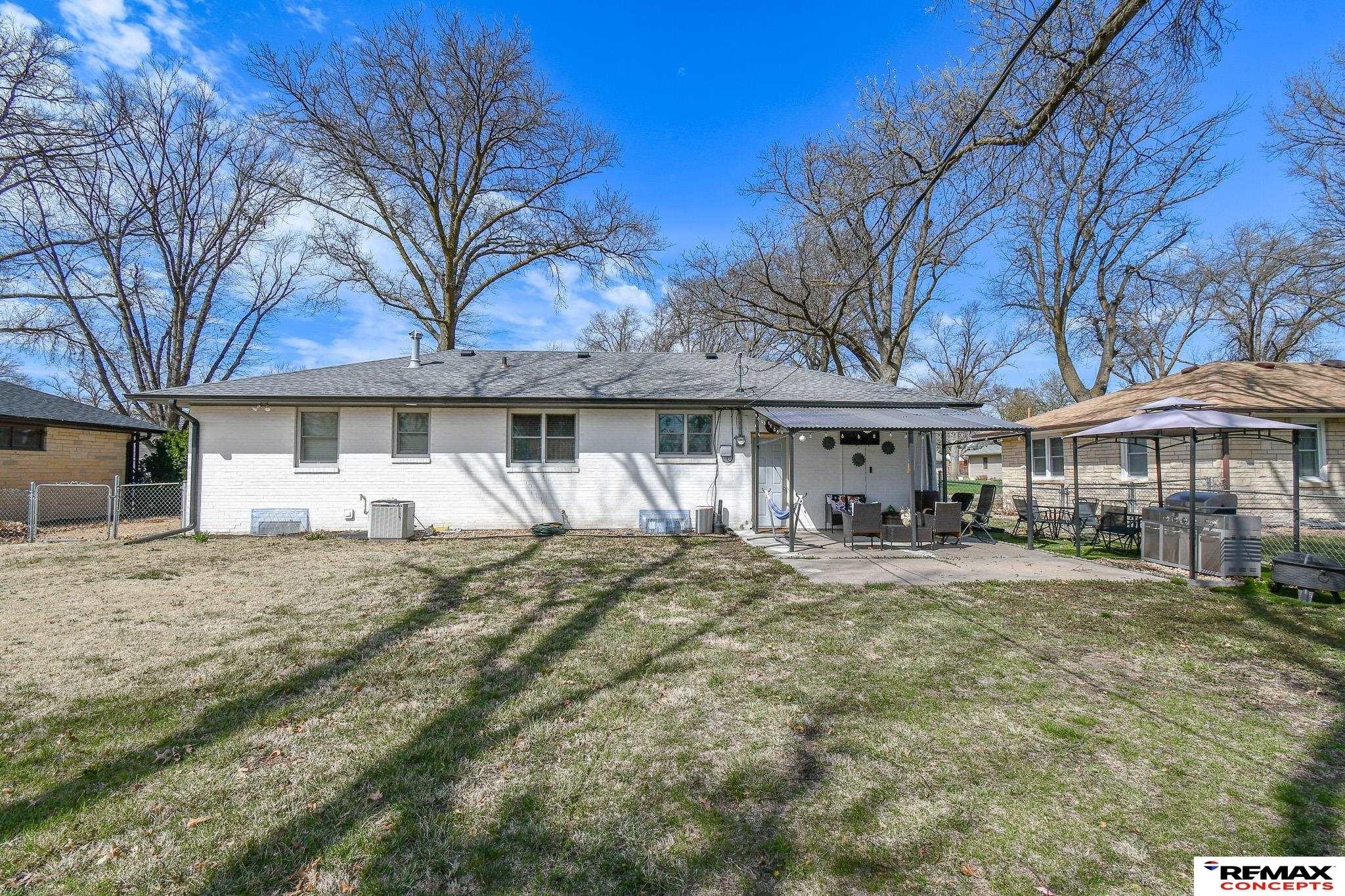 Single Family 3BR 2BA - 1316 N 13th Street, Beatrice, NE