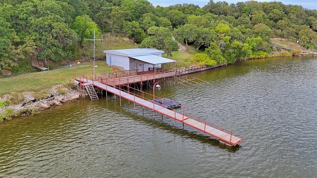 Single Family 4BR 2BA - 722 Storey Road, Nocona, TX