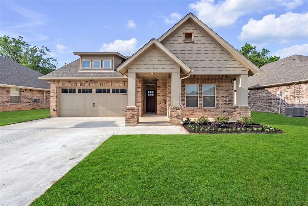 Single Family 3BR 2BA - 945 Sam Street, Springtown, TX
