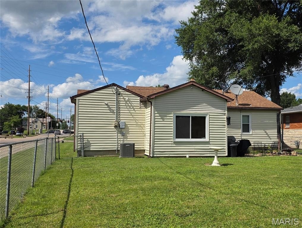 Single Family 3BR 1BA - 2021 Lacey Street, Cape Girardeau, MO