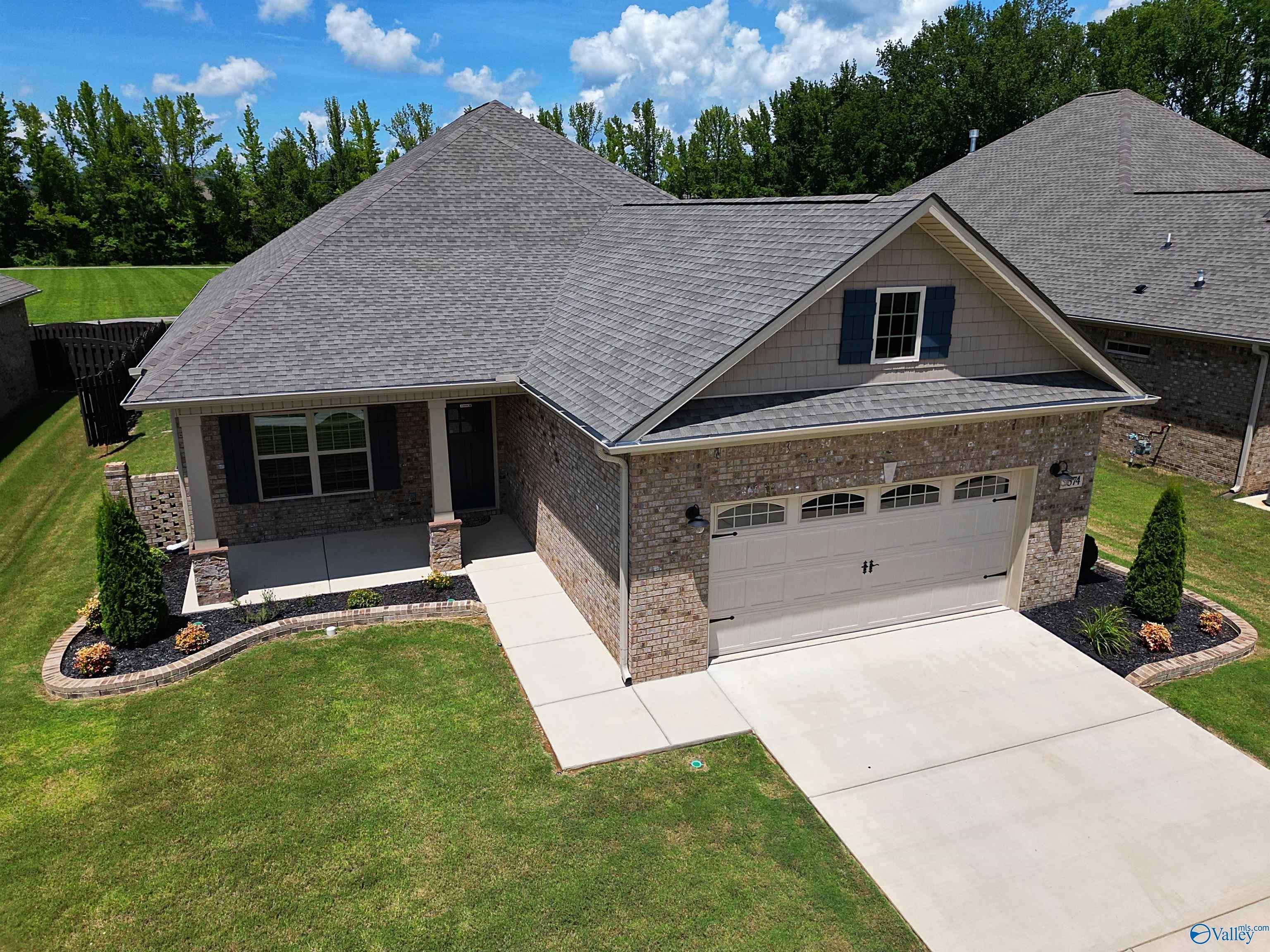 Single Family 3BR 3BA - 9574 Abington Cove Boulevard, Madison, AL