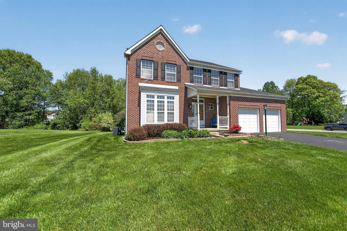 Single Family 4BR 4BA - 222 W HOPE CT, BEAR, DE