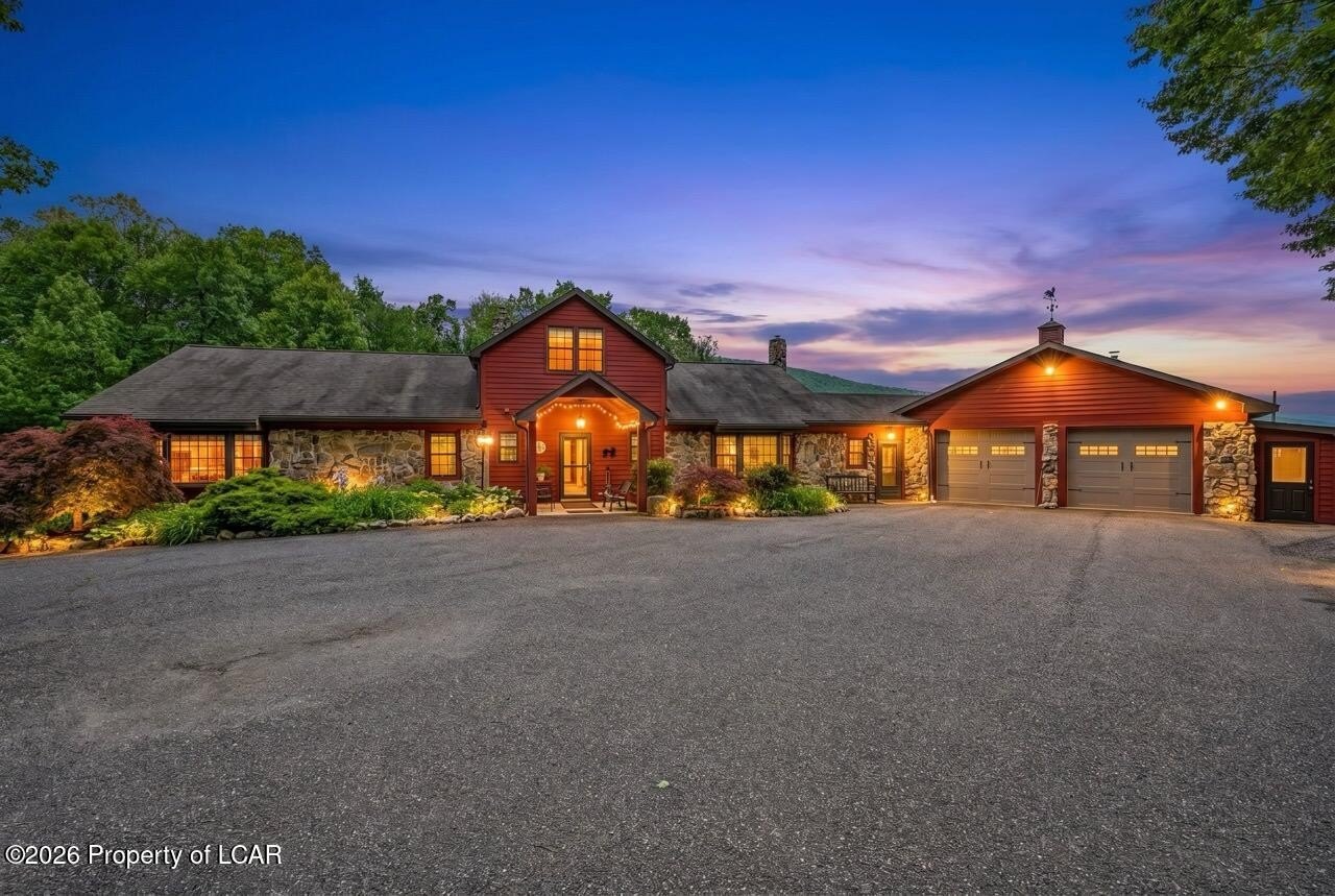 Single Family 6BR 7BA - 490 W County Road, Sugarloaf, PA