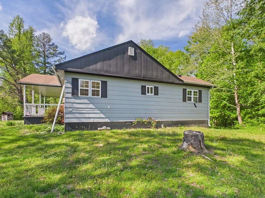 Single Family 3BR 2BA - 184 Kentucky 1624, Flat Gap, KY