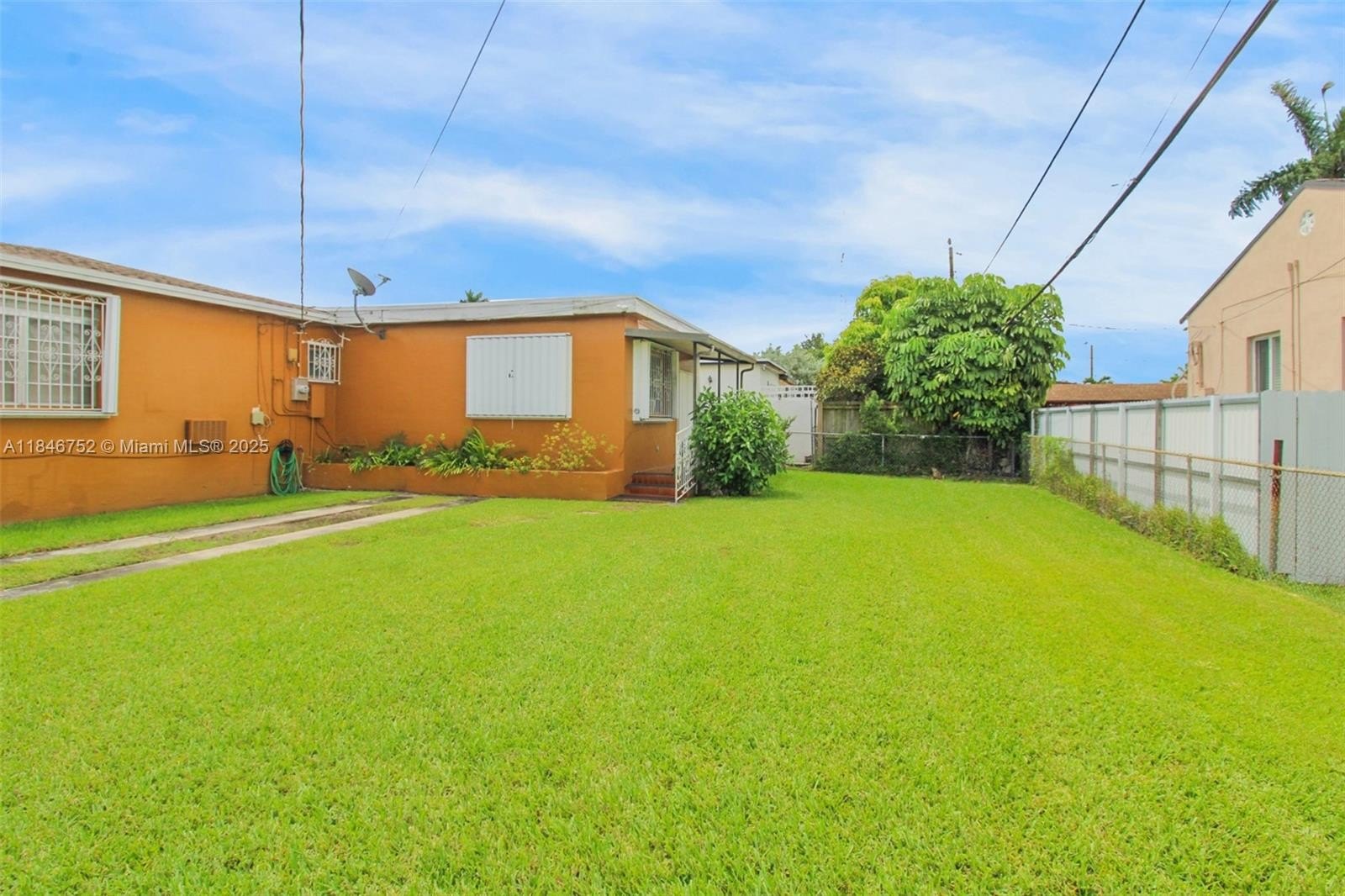 Single Family 3BR 2BA - 3600 NW 19th Ter, Miami, FL