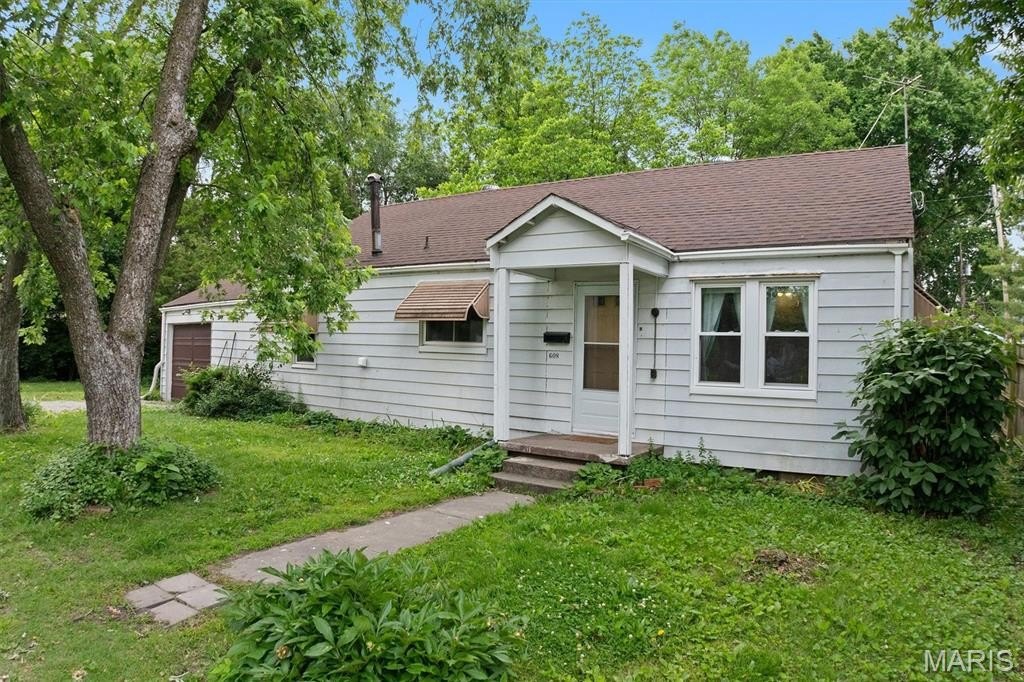 Single Family 3BR 1BA - 608 N 4th Street, Dupo, IL