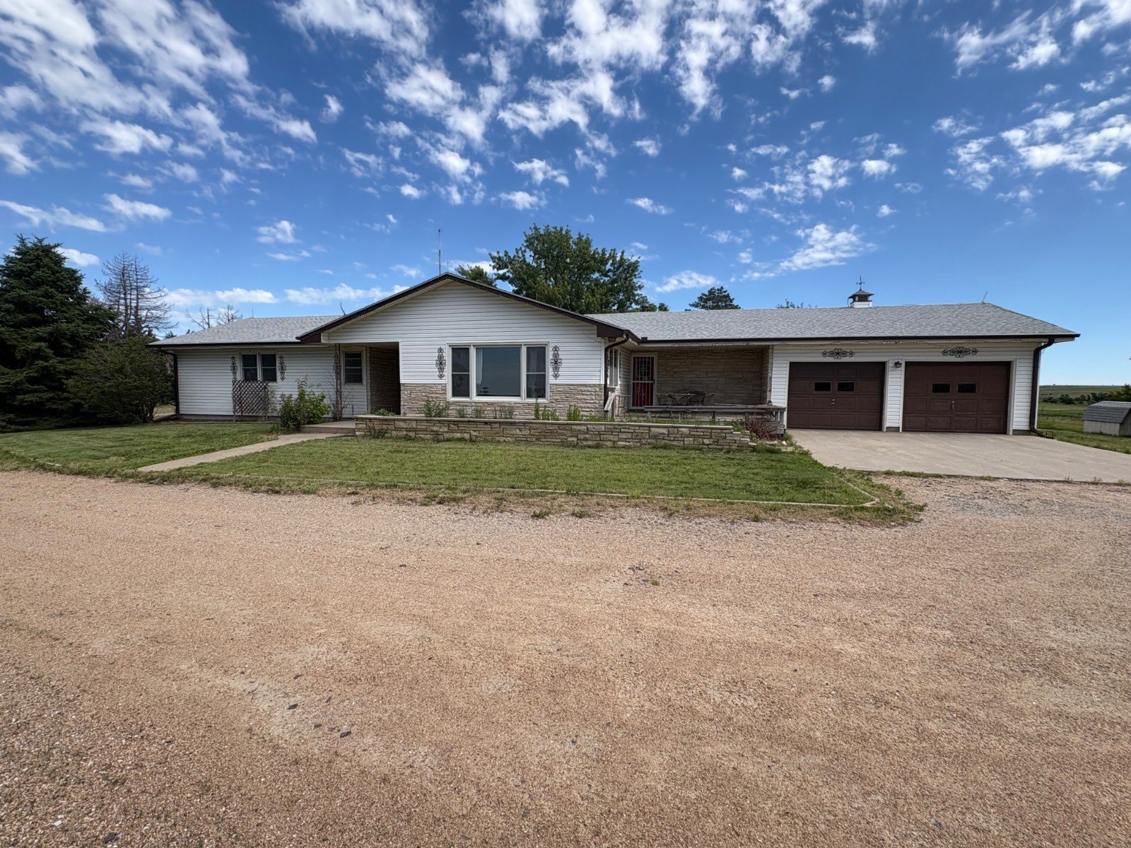 Single Family 3BR 2BA - 598 HWY14, Superior, NE