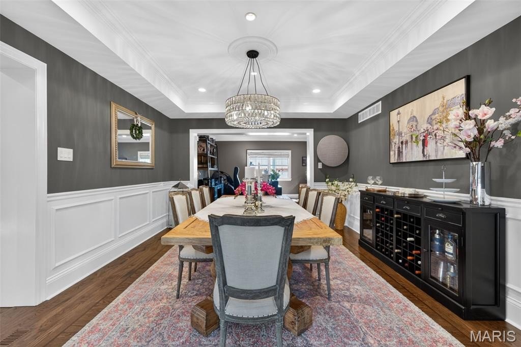 Single Family 5BR 6BA - 9801 Hilltop Drive, Sunset Hills, MO