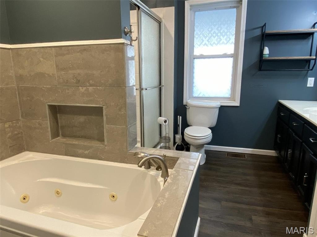 Single Family 2BR 1BA - 10 E Washington Street, Freeburg, IL