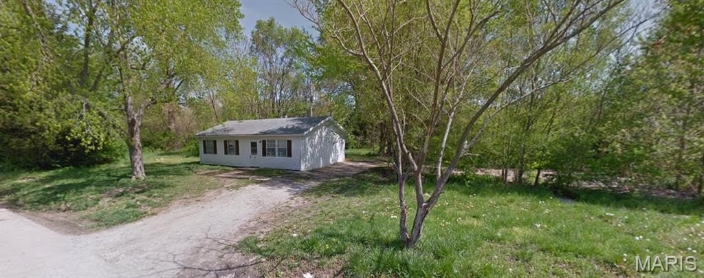 Single Family 2BR 2BA - 138 Amelia Drive, Cahokia, IL