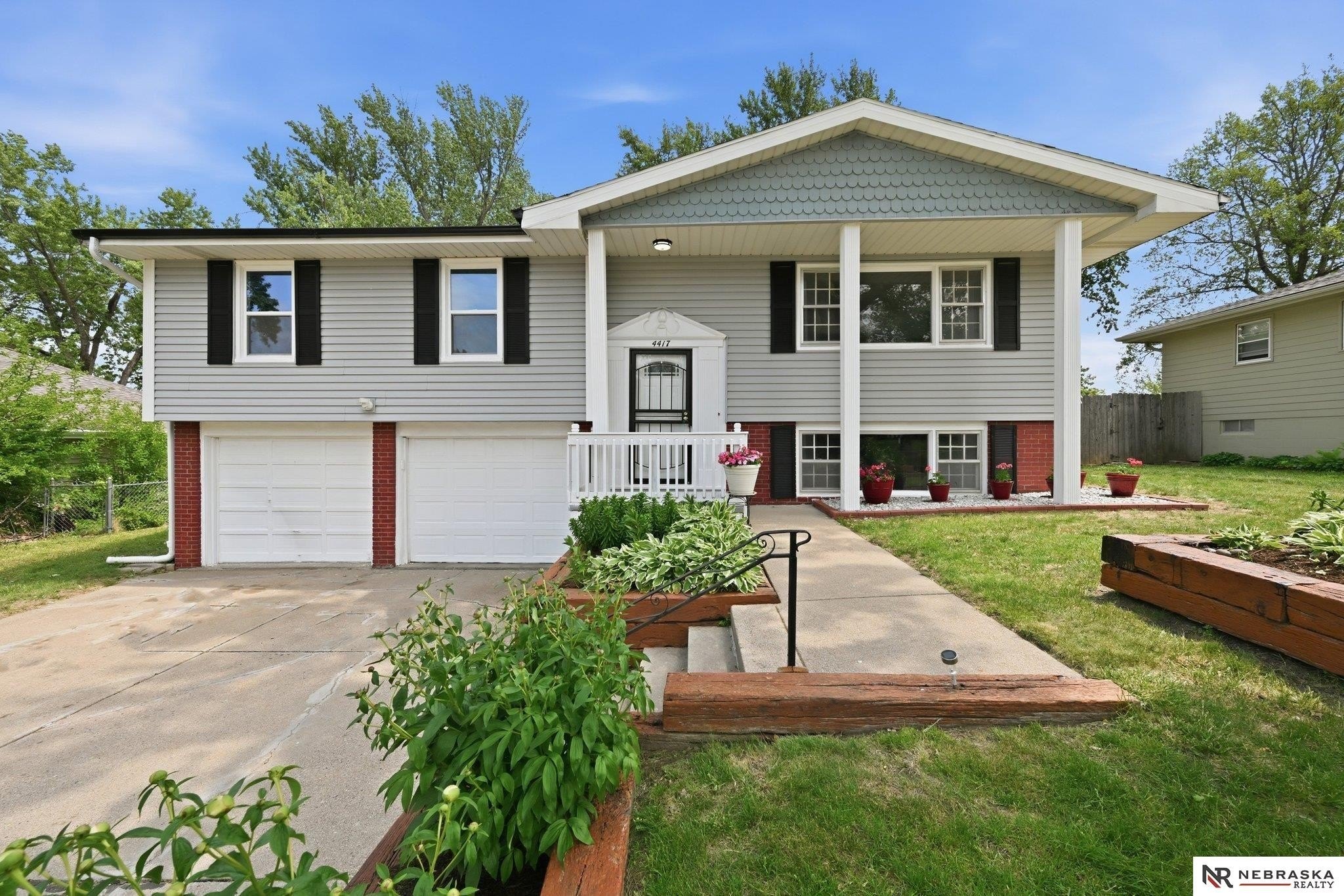 Single Family 3BR 2BA - 4417 N 94 Street, Omaha, NE