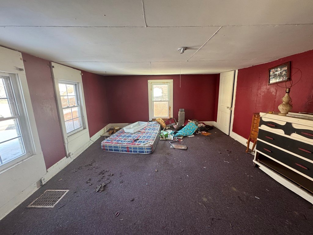 Single Family 3BR 2BA - 68 East Main Street, RICHWOOD, WV