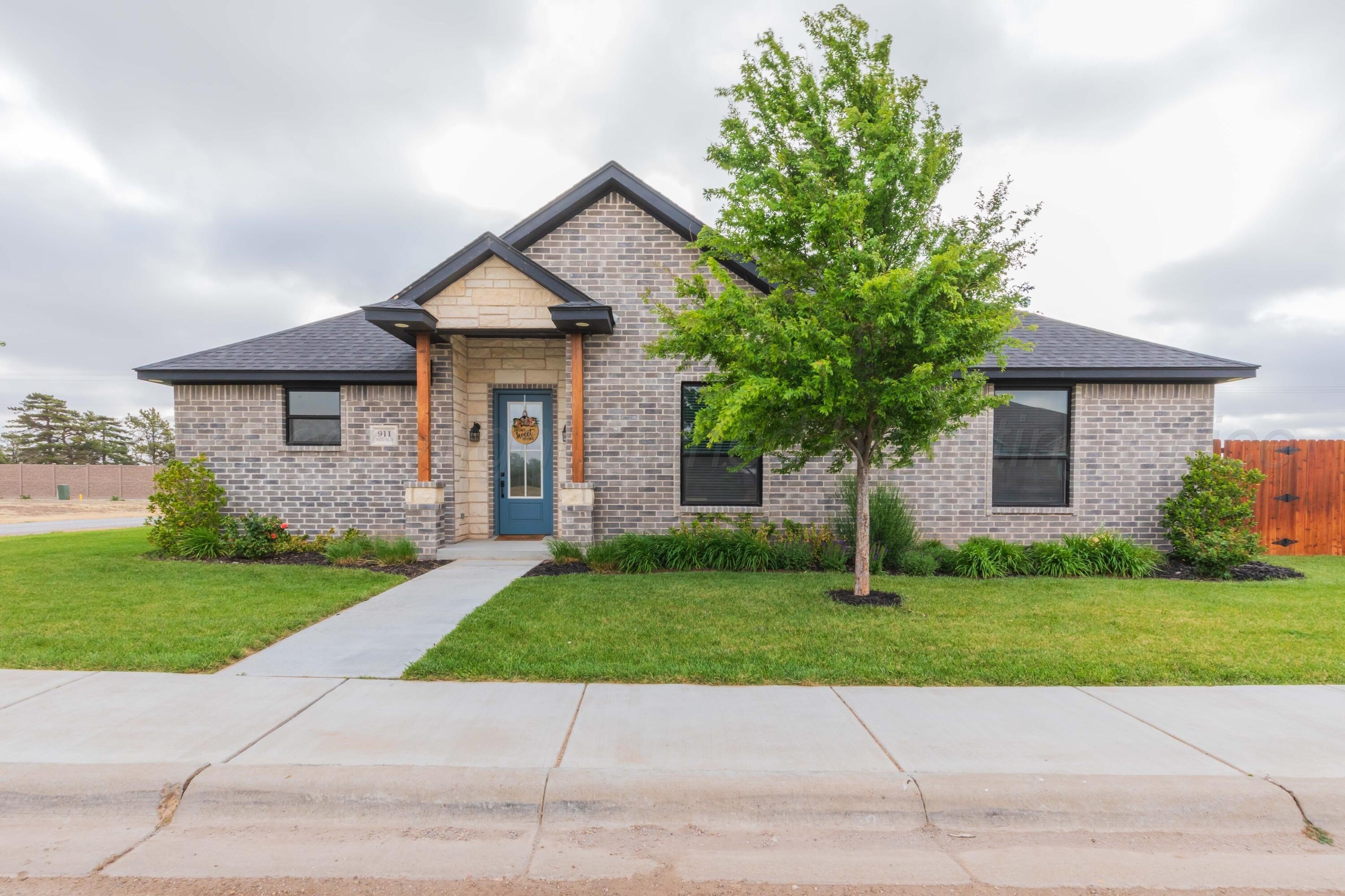 Single Family 4BR 2BA - 911 White Tail Ln, White Deer, TX