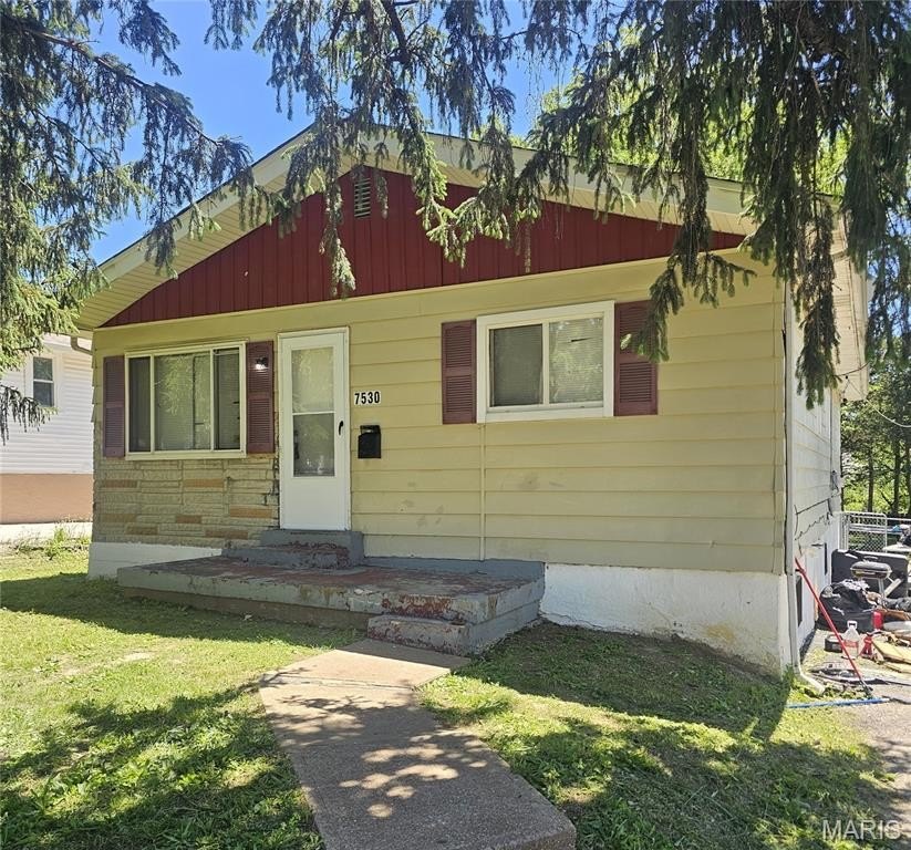 Single Family 3BR 1BA - 7530 Trenton Avenue, University City, MO