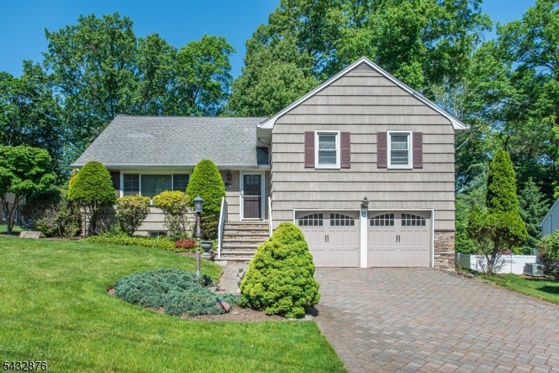 Single Family 3BR 3BA - 17 Morningside Cir, Little Falls Twp., NJ